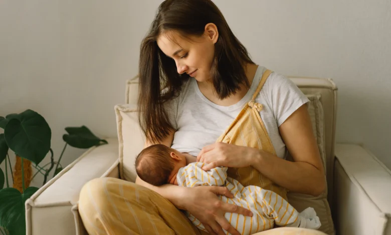 Quando a mãe volta a trabalhar: alimentação do bebê